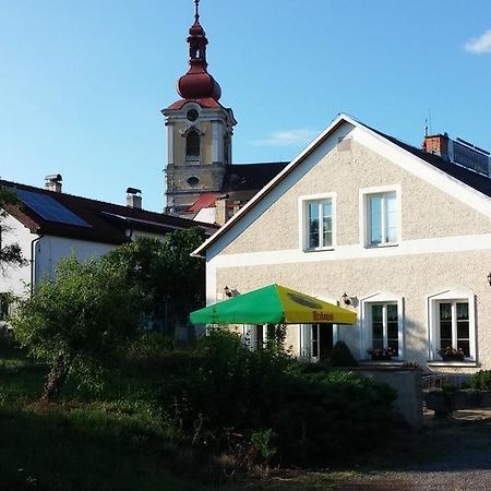 Pension U Milana Dvůr Králové nad Labem Kültér fotó